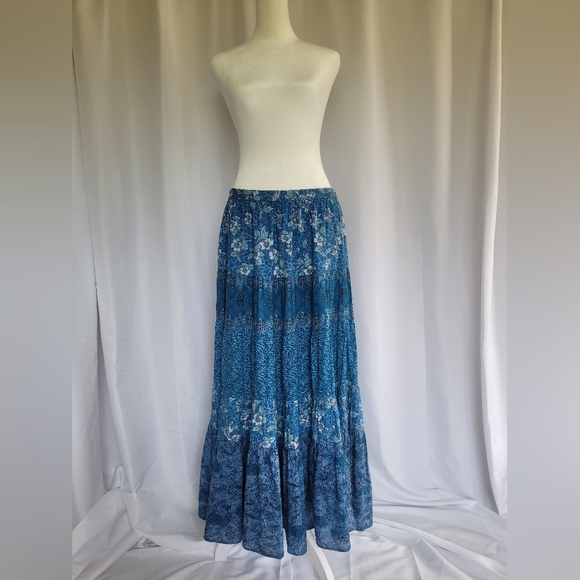 🌻NWOT Coldwater Creek Blue Floral Maxi Skirt size L - Picture 2 of 13